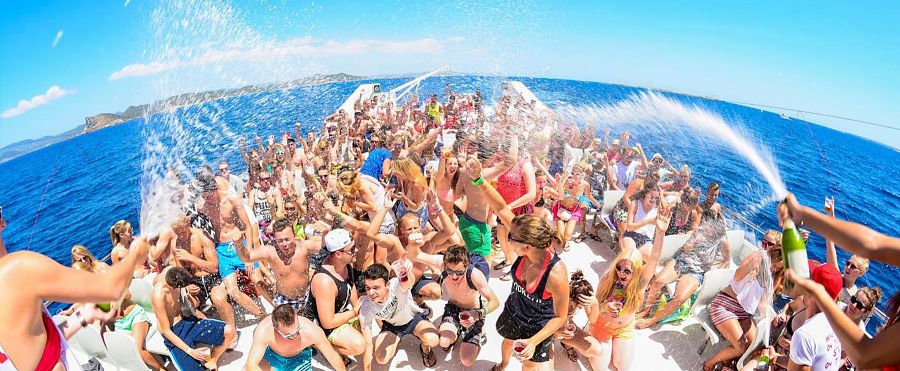 Fiesta en barco