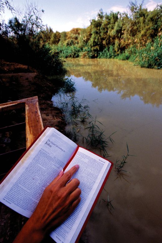 Bautizando en el río Jordán
