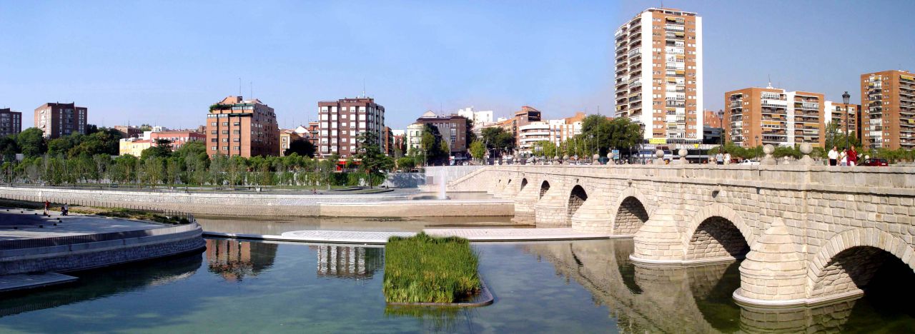 Panoramica Puente de Segovia (Madrid)