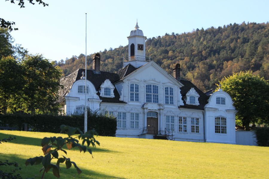 Damsgård Manor