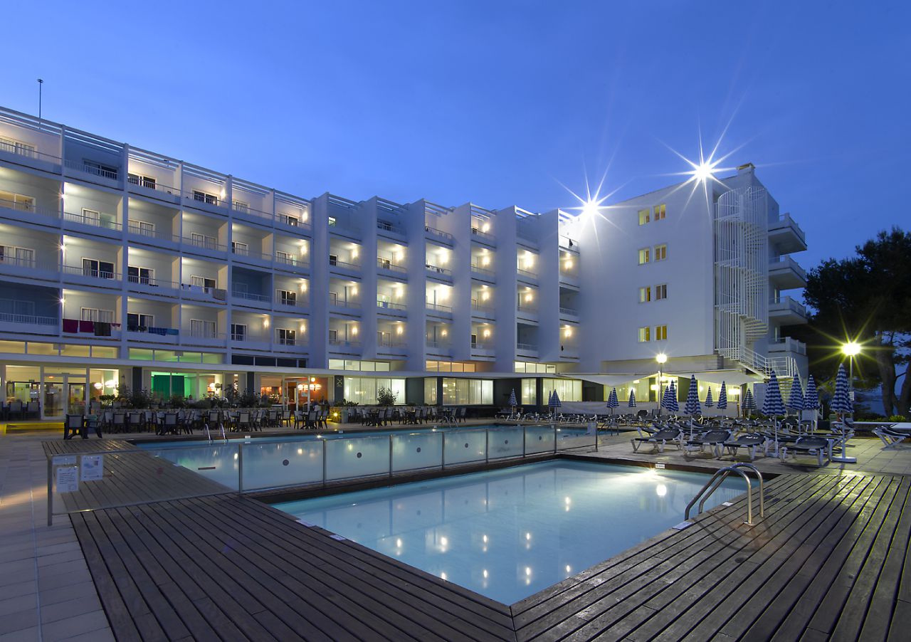 10.  Palladium Hotel Don Carlos, Santa Eulalia del Rio, Ibiza, Baleares  
