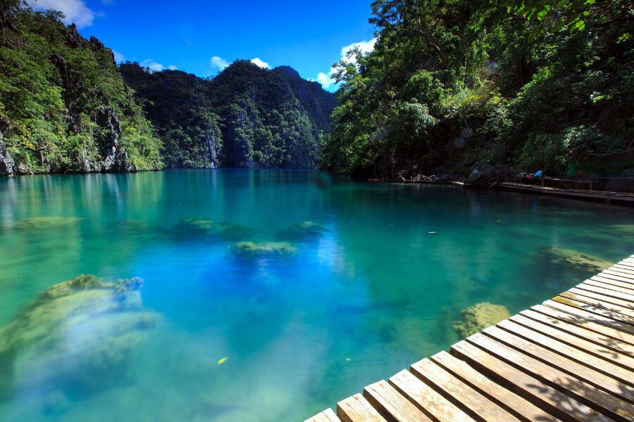 Kayangan Lake