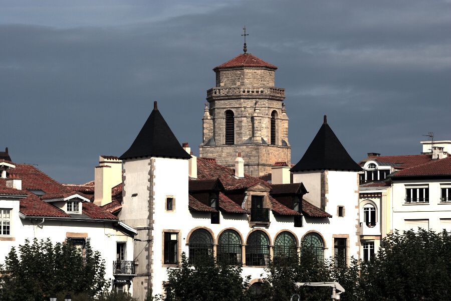 Maison Louis. Iglesia de San Juan de Luz
