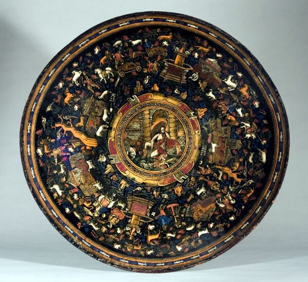 Batea Laca mexicana sobre madera, alto 8 cm; diámetro 56,5 cm Peribán, Michoacán, México, h. 1650