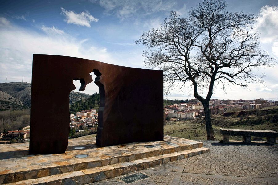 Monumento Machado y Leonor
