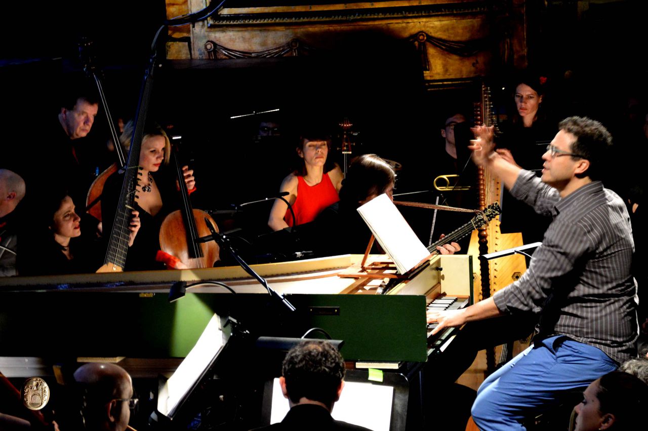 Ensayo general en el Teatro La Zarzuela ( “La Guerra de los Gigantes” y “El imposible mayor en amor, le vence Amor