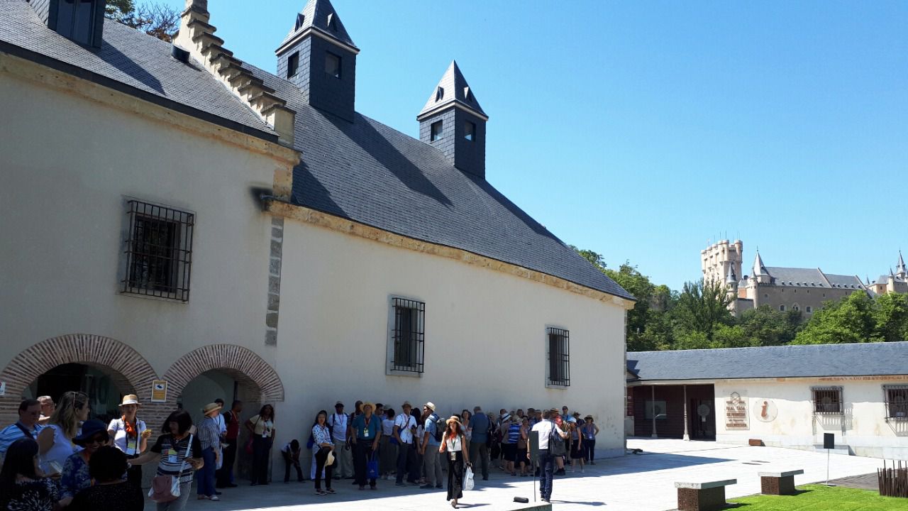 Segovia Convention Bureau coordina la visita de testigos de Jehová a la  ciudad | Inout Viajes