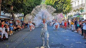 La Comparsa Salgeiro de Cartagena presente en la Fiesta de las Flores de Francia