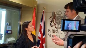 Yaiza Castilla y el embajador de Reino Unido en España tratan las previsiones del brexit en el turismo