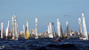 La regata oceánica Mini-Transat parte de Las Palmas de Gran Canaria rumbo al Caribe