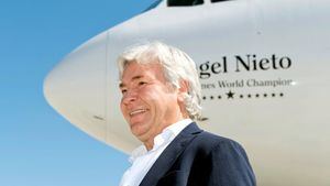 Air Europa colabora con la Fundación Ángel Nieto para difundir el legado del campeón