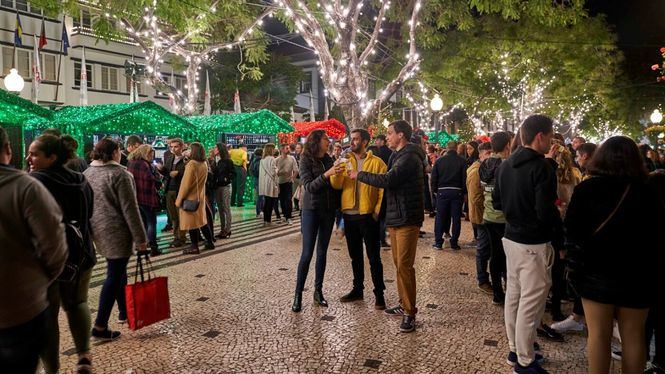 Mercadillos navideños, fuegos artificiales, música en la calle y lapinhas: así vive Madeira su Navidad