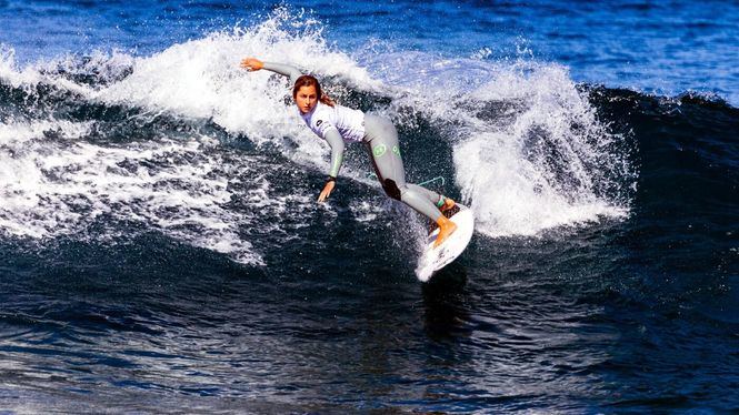 Surf y vela, protagonistas durante el Puente de Diciembre en la capital grancanaria