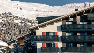 Experimental Chalet, un acogedor y cálido refugio en el corazón de los Alpes Suizos