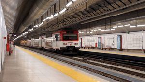 Renfe expone en Atocha Cercanías una muestra de fotos sobre el papel de la Mujer en el Ferrocarril