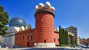Visita el Teatro-Museo Dalí como nunca habías hecho