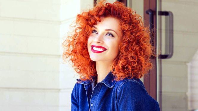 Cómo cuidar los rizos del cabello este verano