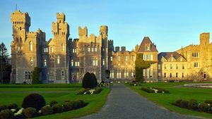 Una pareja pasa el confinamiento en el Castillo de Ashford