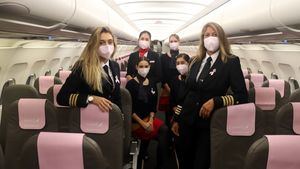 Iberia Express apuesta por el rosa como apoyo en la lucha contra el Cáncer de Mama