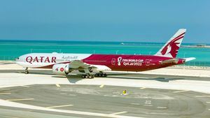 Primer avión personalizado de la Copa Mundial de la FIFA Qatar 2022TM