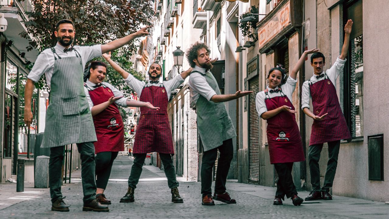 Adrián Sehob, Mejor Barman, Salmon Guru Mejor Coctelería de en los premios FIBAR | Inout Viajes