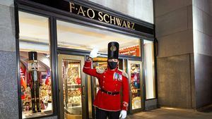 La tienda de juguetes FAO Schwarz abre sus puertas para pasar una noche mágica