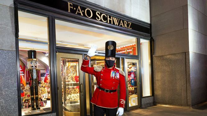 La tienda de juguetes FAO Schwarz abre sus puertas para pasar una noche mágica