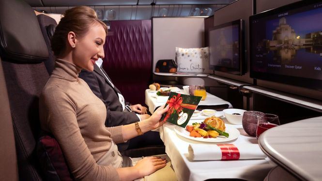 Qatar Airways introduce detalles festivos tanto a bordo como en tierra