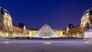 El diseñador Martin Szekely crea muebles exclusivos para el Museo del Louvre