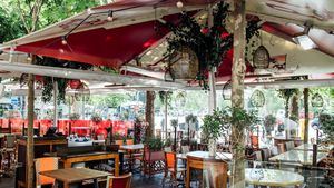 Celebrar San Valentín en el Patio de Leones, restaurante de la icónica Puerta de Alcalá