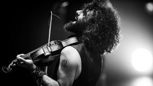 Ara Malikian e Yllana en el Teatro Auditorio Escorial en el puente de mayo