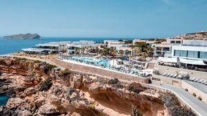 7Pines Resort Ibiza, la joya de la costa oeste de Ibiza abre el 4 de junio