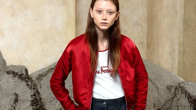 La colección Pre-Spring 2022 de Ferragamo fotografiada en el Museo Marini de Florencia