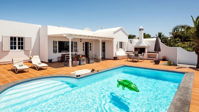 Alojamientos y consejos para viajar con tu mascota este verano