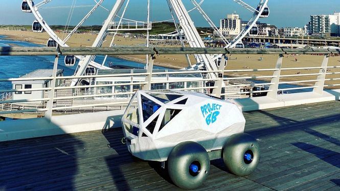 Un robot que se apoya en la Inteligencia Artificial de Microsoft, detecta y extrae las colillas de la playa