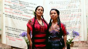 Lila Downs y Sara Curruchich