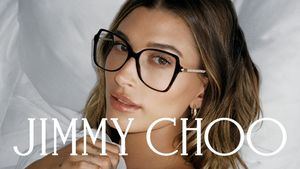 La modelo Hailey Bieber imagen de la campaña Otoño 2021 de Jimmy Choo