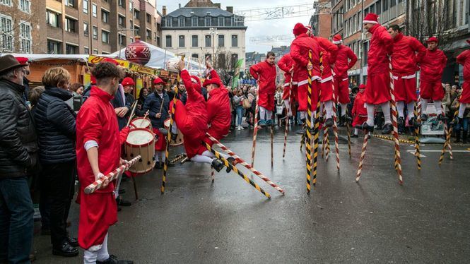 La lucha de los Zancos de Namur, el evento más destacado las Fiestas de Valonia
