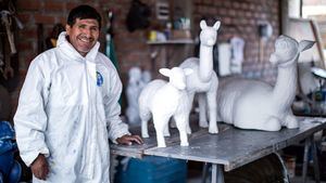 Artesanía e imaginería de Perú atractivos de las festividades navideñas en la Plaza de San Pedro