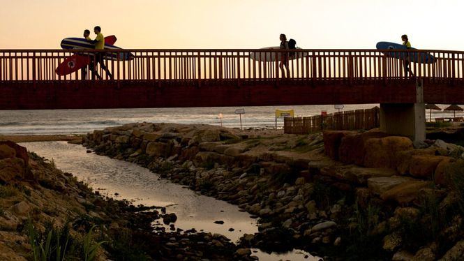 En septiembre comienza la mejor temporada para practicar surf en Ericeira