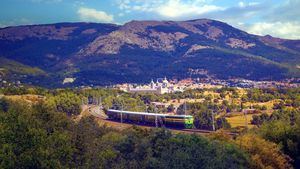 El tren turístico de Felipe II vuelve a ponerse en marcha