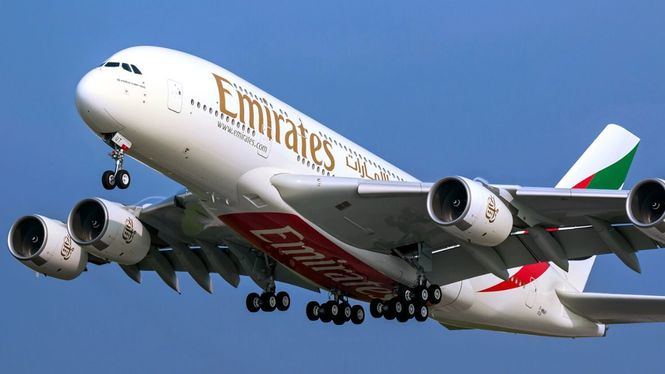 Emirates introducirá el A380 a medida que la demanda de viajes crezca