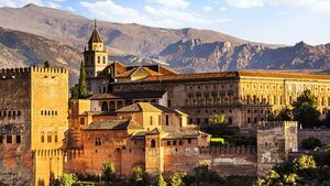 Barcelona, Tenerife, Granada y Sevilla los destinos con más turistas en busca de cultura este verano