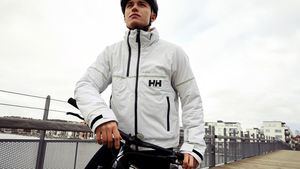 Lumines Jacket, la chaqueta con luz propia de Helly Hansen