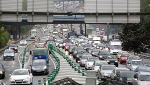 Vuelven los puentes: Qué puede hacerse y qué no en medio de un atasco