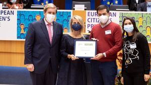 Los voluntarios del municipio canario de Moya recogen el premio Ciudadano Europeo 2021