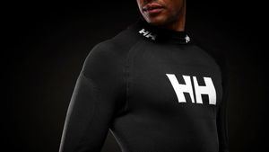 H1 Pro Protective Top, la nueva capa base unisex de Helly Hansen