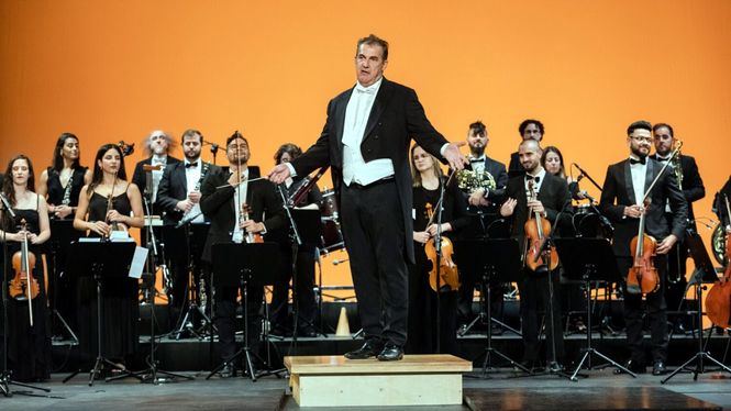 Yllana vuelve a la música clásica con The Royal Gag Orchestra