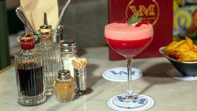 Nueva carta de coctelería de Viva Madrid, el histórico local del barrio de Las Letras