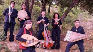 Burruezo and Nur Camerata y su nuevo disco: al-Majnún…el loco, el boig, le fou, thee crazy